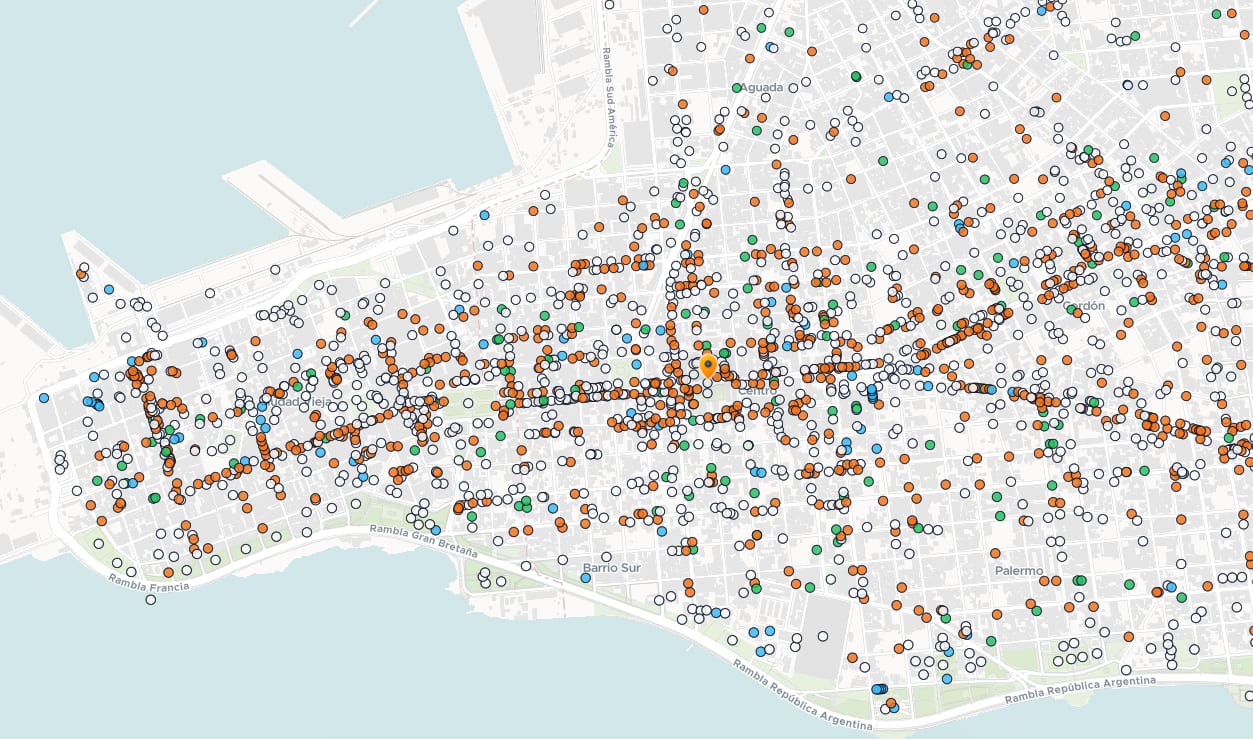 Horizon Mapper Overture points of interest plotted across Montevideo, colour-coded by category